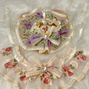 Lace Collar with Flowers